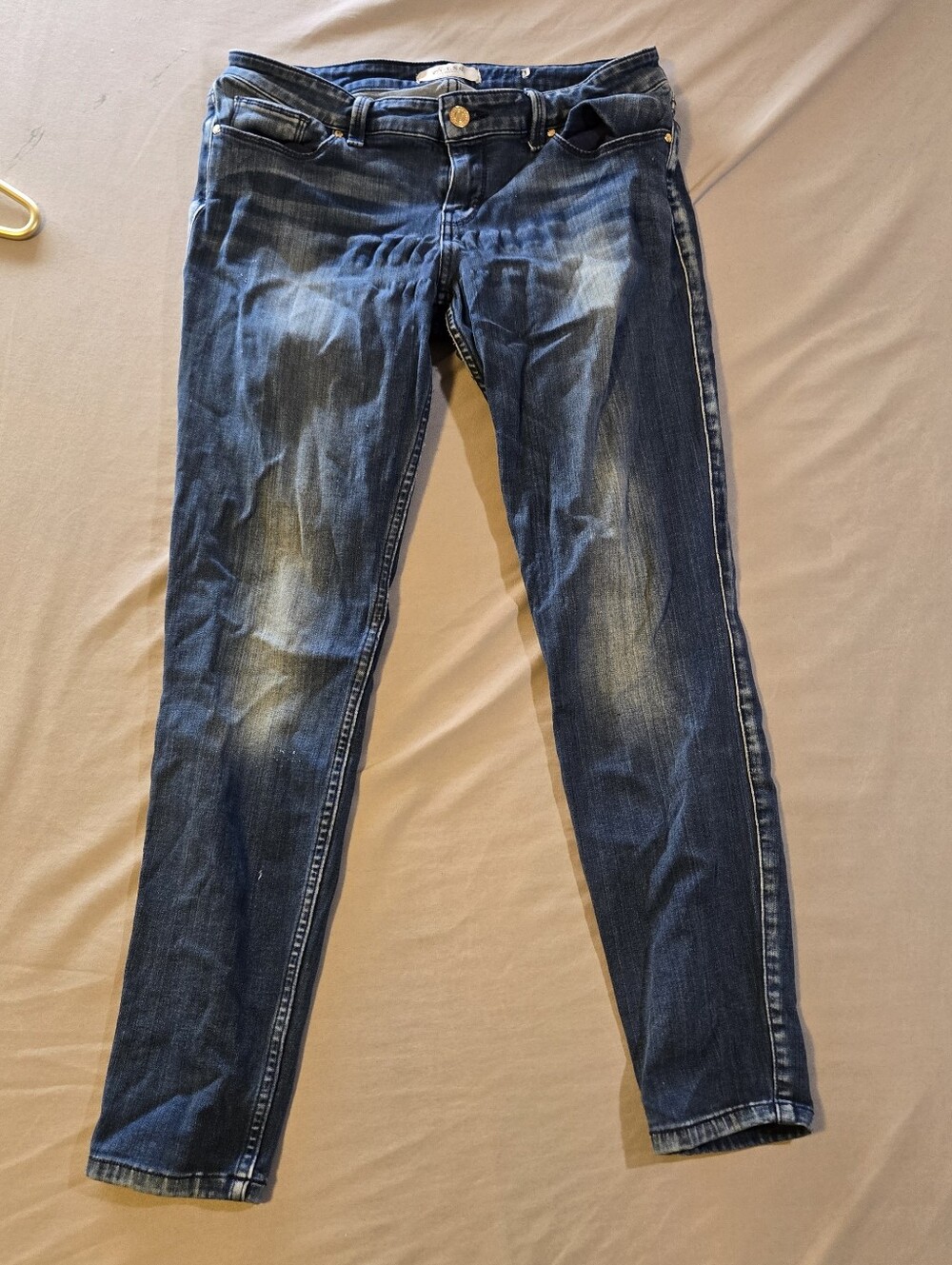 GUESS Women's Blue Skinny Jeans with Faded Detail Size 29
